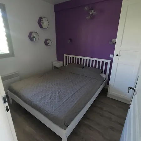 Magnifique T2 Standing Piscine Proche *